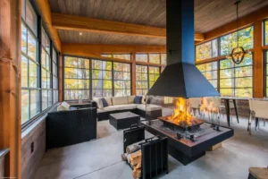 Large room with WeatherMaster™ Windows