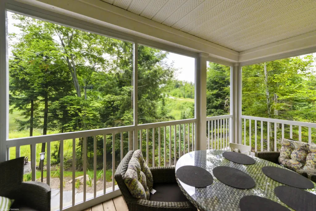 Integrated Screen Railing Stylish & Long Lasting Outdoor Protection