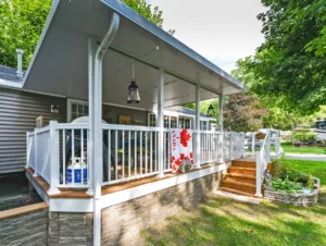 Deck porch with Aluminum Railing