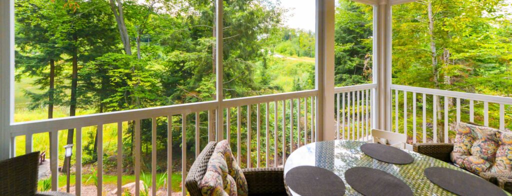 Integrated Screen Railing Sleek & Durable Outdoor Protection