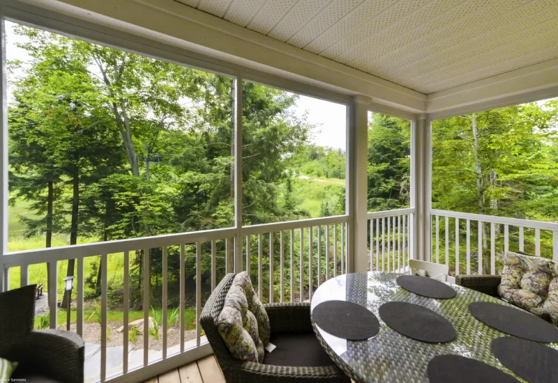 Integrated Screen Railing