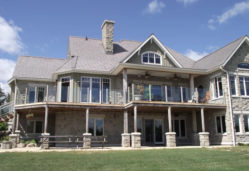 Elegant & Unobstructed front Views with Topless Glass Railing