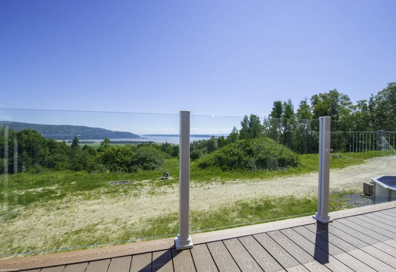 Sleek & Clear Views with Topless Glass Railing