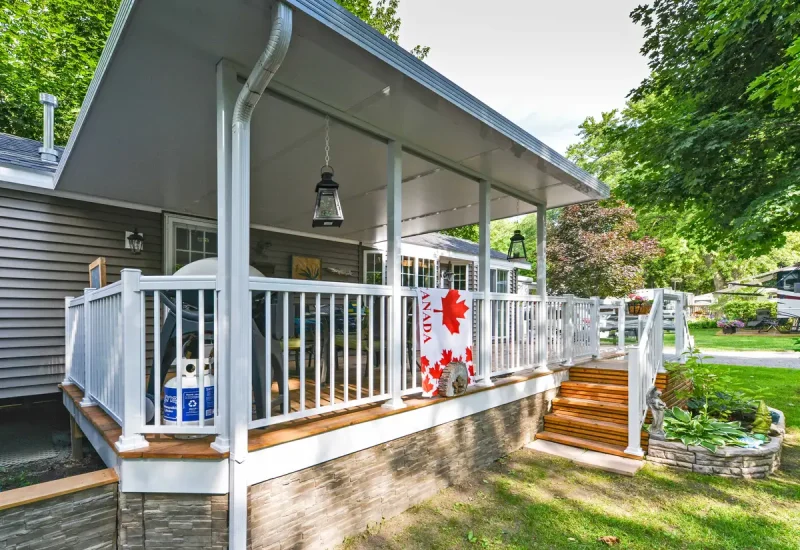 Deck porch with Aluminum Railing